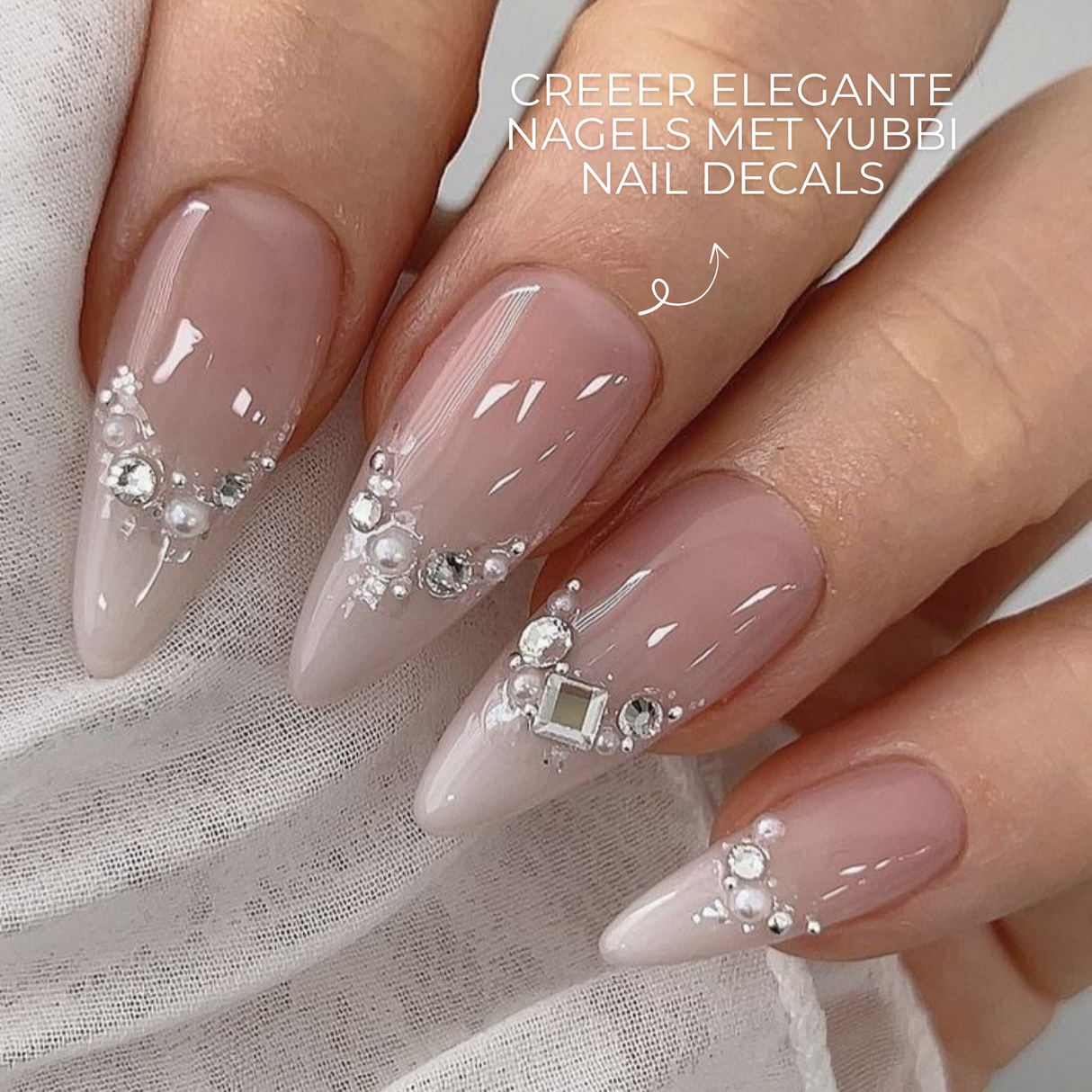 Nail Charm Carousel Nr. 9